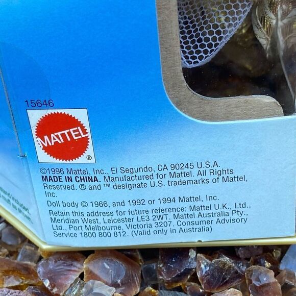 Happy Holidays 1996 Barbie Doll Special Edition 15646 Mattel BOX NEVER OPENED! - Picture 10 of 10
